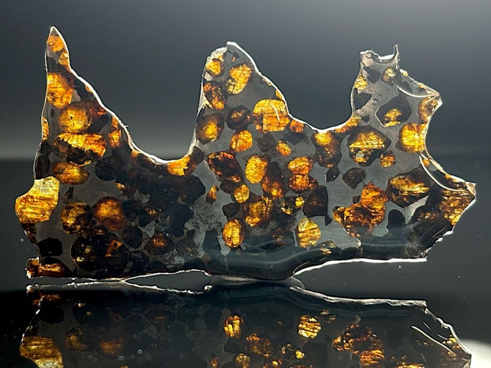 パラサイト隕石　セリコ隕石　560g 84.8×63.3×49.8㍉　隕石 7b3d1a90841f523918b06781611e46