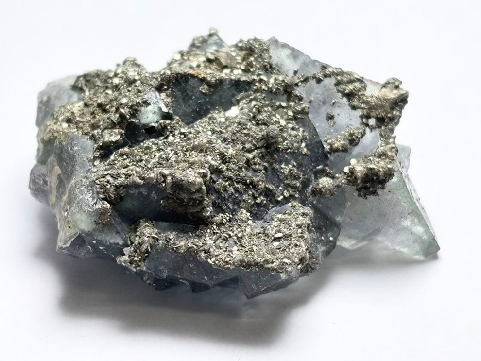 福建省産 フローライト (パイライト/マーカサイト共生) / Fluorite with Pyrite & Marcasite 【強蛍光】