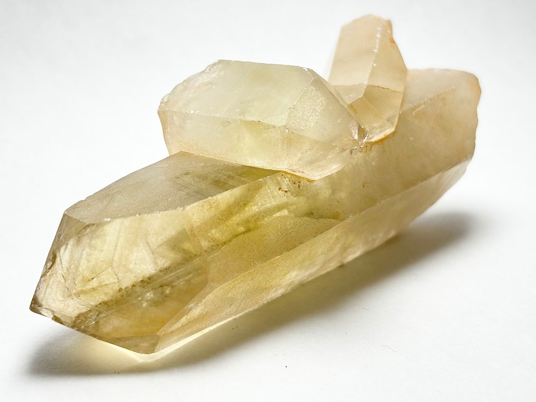 ナチュラル非加熱 シトリン ポイント型／ブラジル産・透明感あり・虹