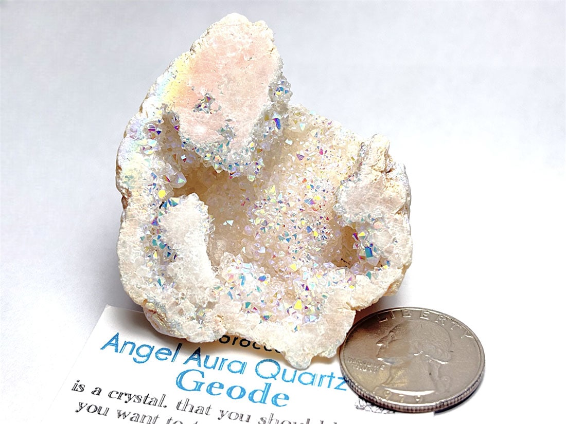 モロッコ産 オーラクォーツ ジオード/ Aura Quartz Geode