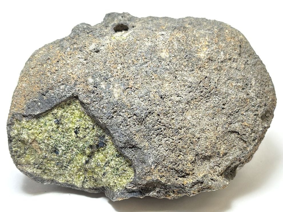 メキシコ産 火山弾ペリドット / Peridot