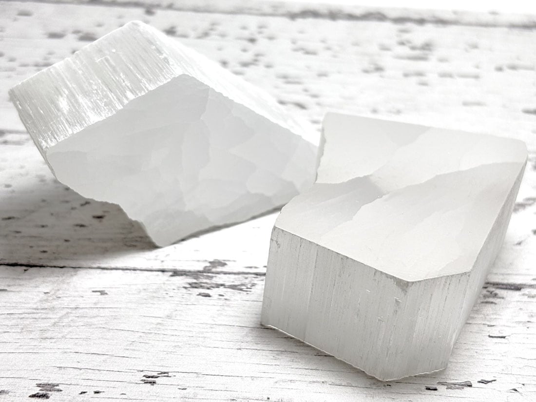 モロッコ産セレナイト テレビ石 (TV ROCK)　2個セット / Selenite