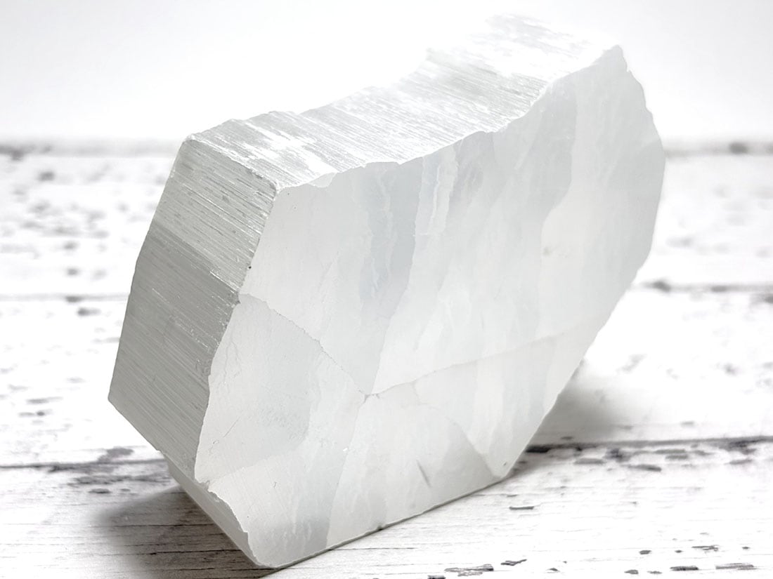 モロッコ産セレナイト テレビ石 (TV ROCK) / Selenite