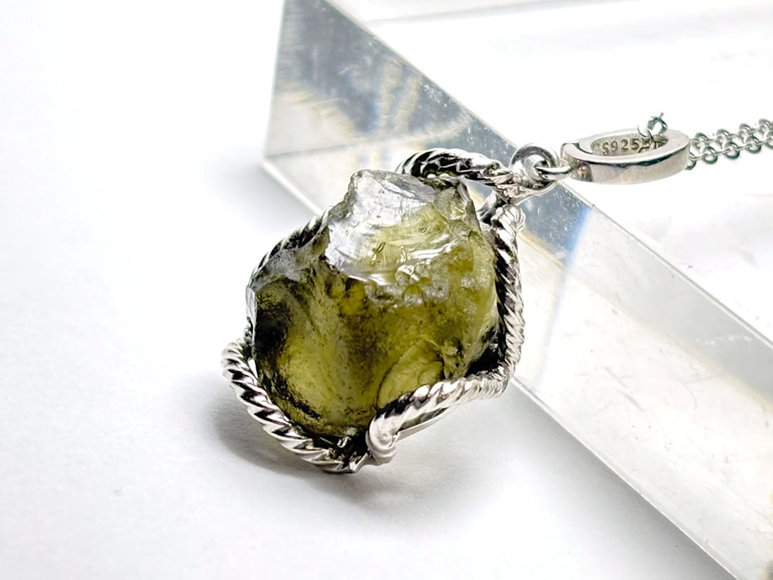チェコ産 モルダバイト ペンダントトップ / Moldavite