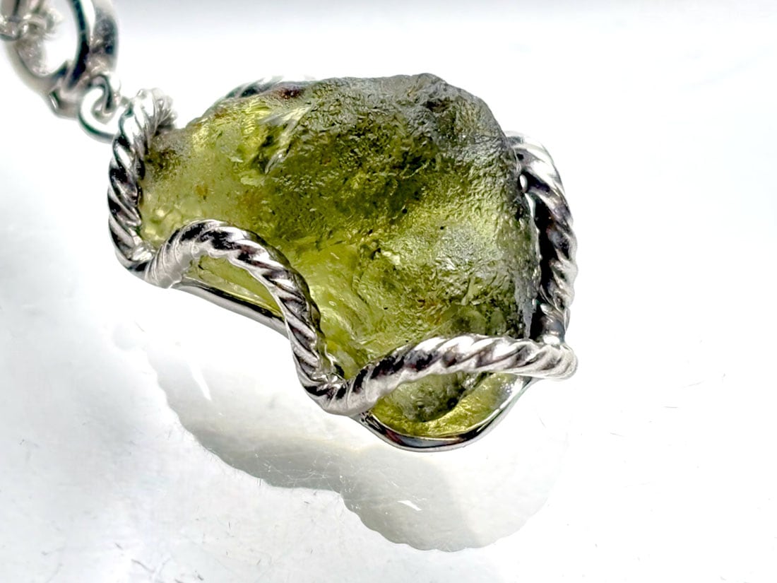 チェコ産 モルダバイト ペンダントトップ / Moldavite