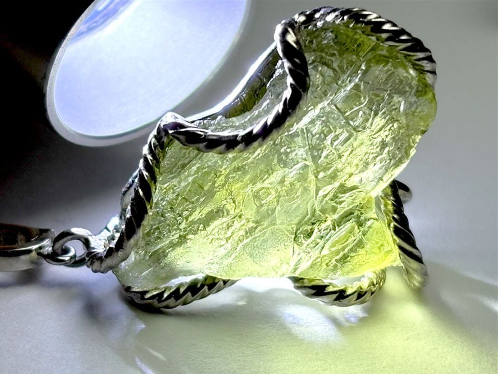 チェコ産 モルダバイト ペンダントトップ / Moldavite