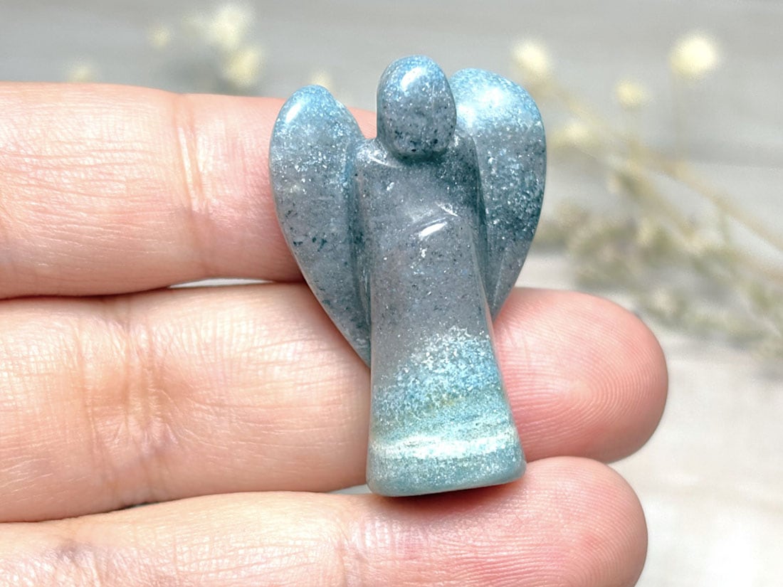 ブラジル産トロレアイト エンジェル彫刻 / Troleite