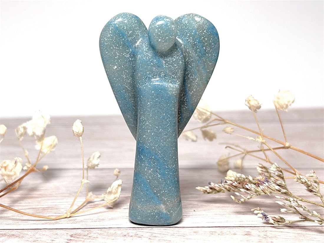 ブラジル産トロレアイト エンジェル彫刻 / Troleite