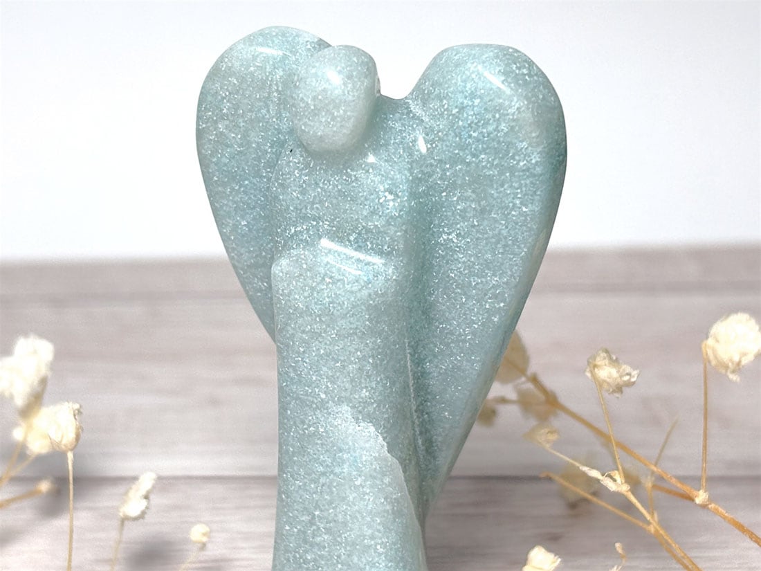 ブラジル産トロレアイト エンジェル彫刻 / Troleite