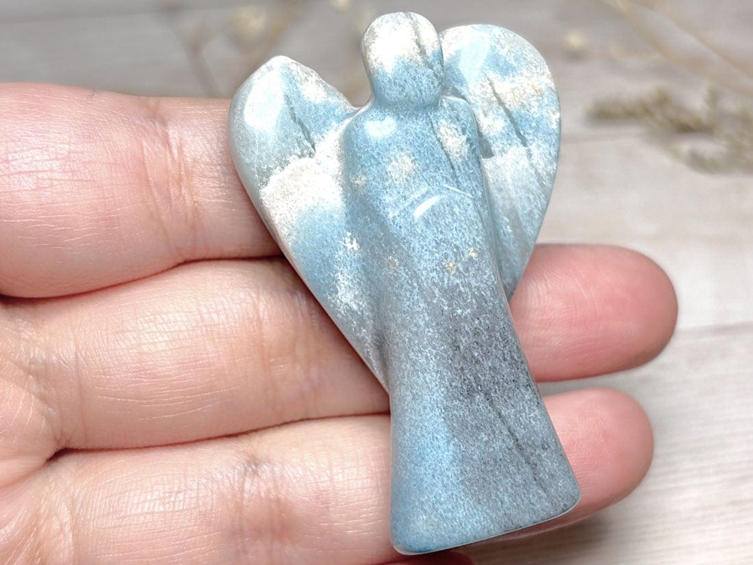 ブラジル産トロレアイト エンジェル彫刻 / Troleite