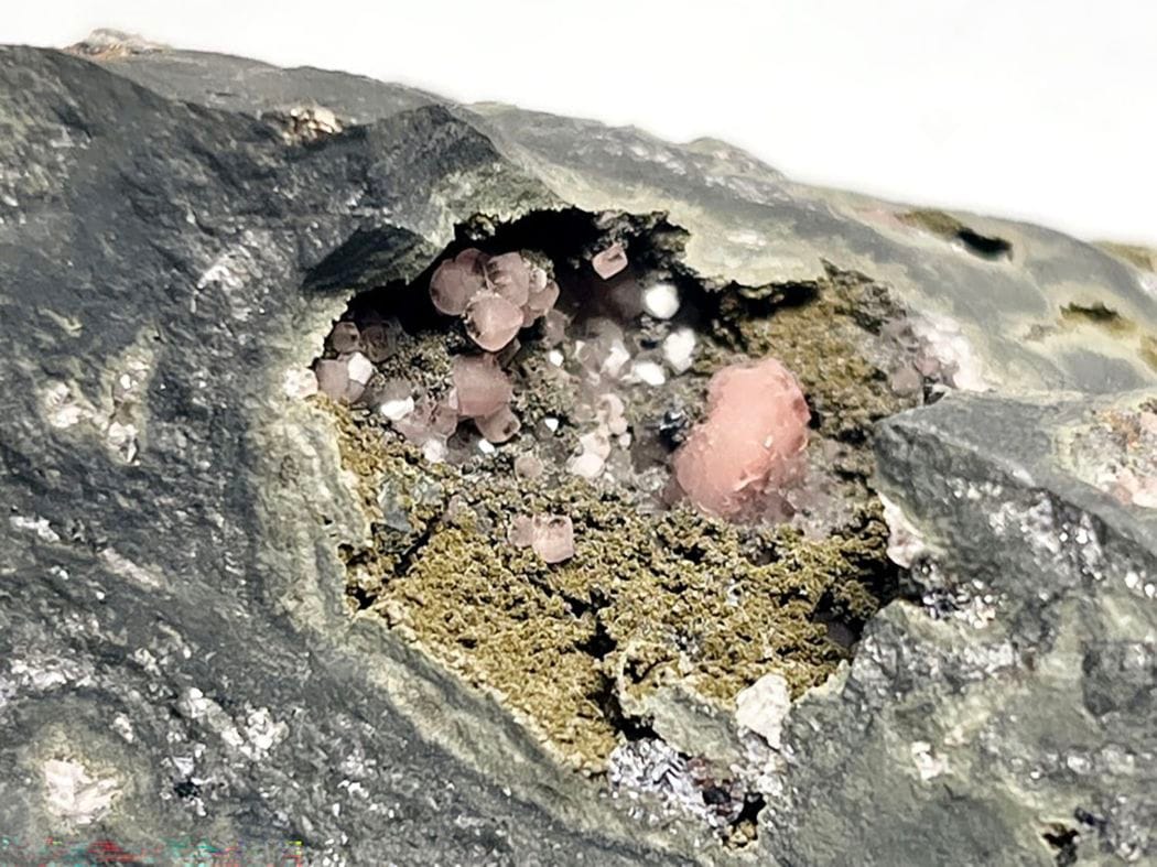 ロードクロサイト 763g 鑑賞石 観賞石 鉱物 インカローズ 菱マンガン鉱 菱マンガン鉱（ロードクロサイト/インカローズ）原石