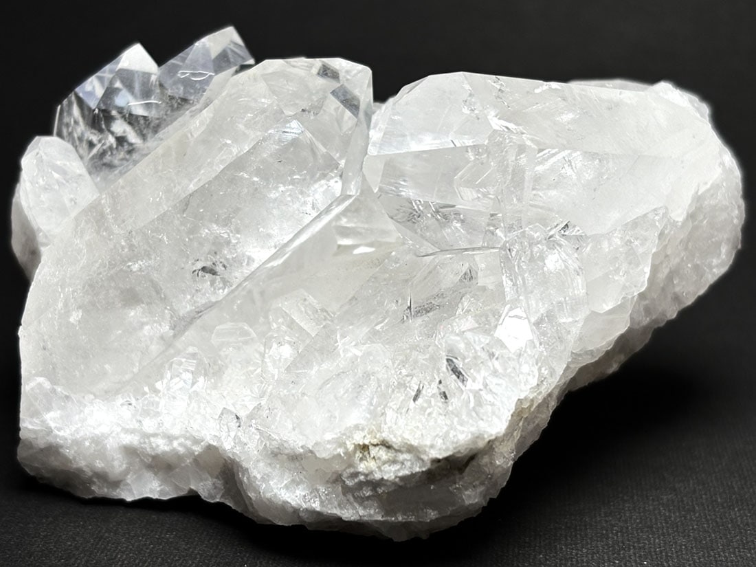 ブラジル トマスゴンザガ鉱山産  水晶クラスター / Quartz Cluster