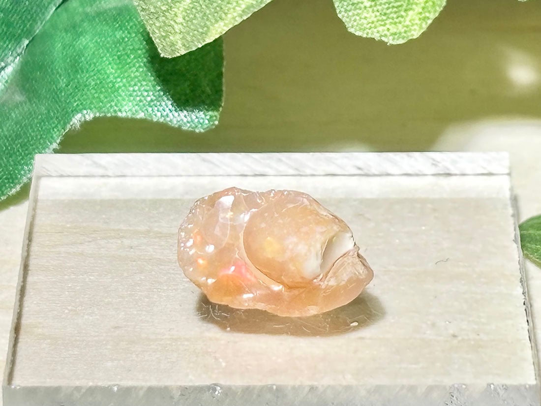 メキシコ産 オパール / opal ( 蛋白石 )【ミニチュア鉱物】