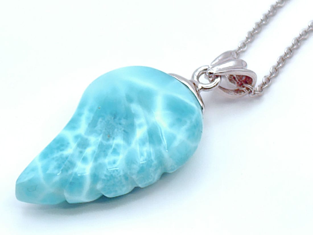 ドミニカ共和国産 ラリマー ウィング型ペンダントトップ  (ソーダ珪灰石)/Larimar