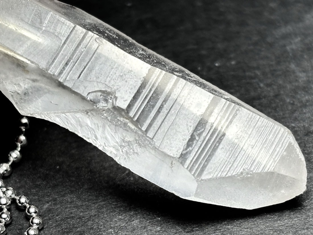 ブラジル産 レムリアンシード 水晶原石 ペンダントトップ / Lemurian seed crystal