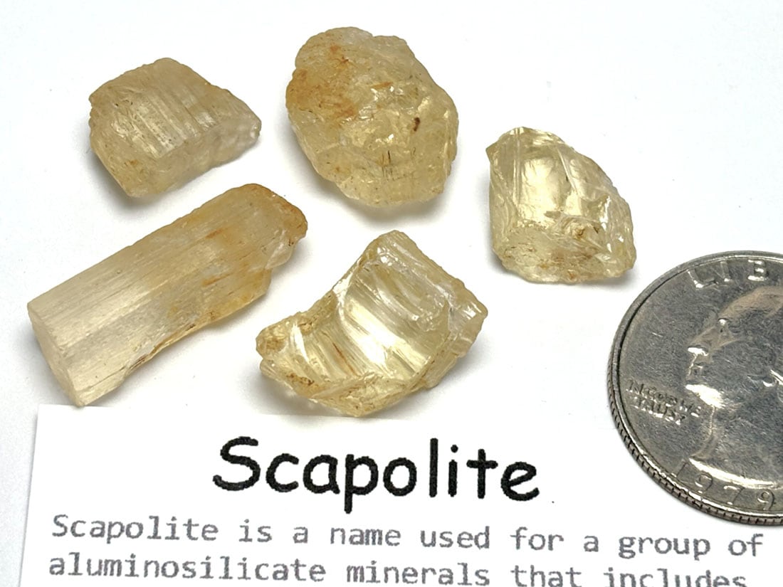 (蛍光) タンザニア産スキャポライト 5個セット ( 柱石 ) / Scapolite