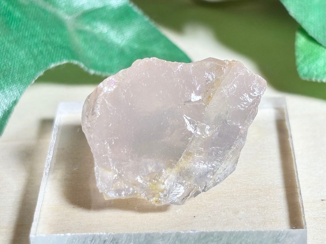 マダガスカル産 ローズクォーツ / rose quartz ( 紅水晶 )【ミニチュア鉱物】