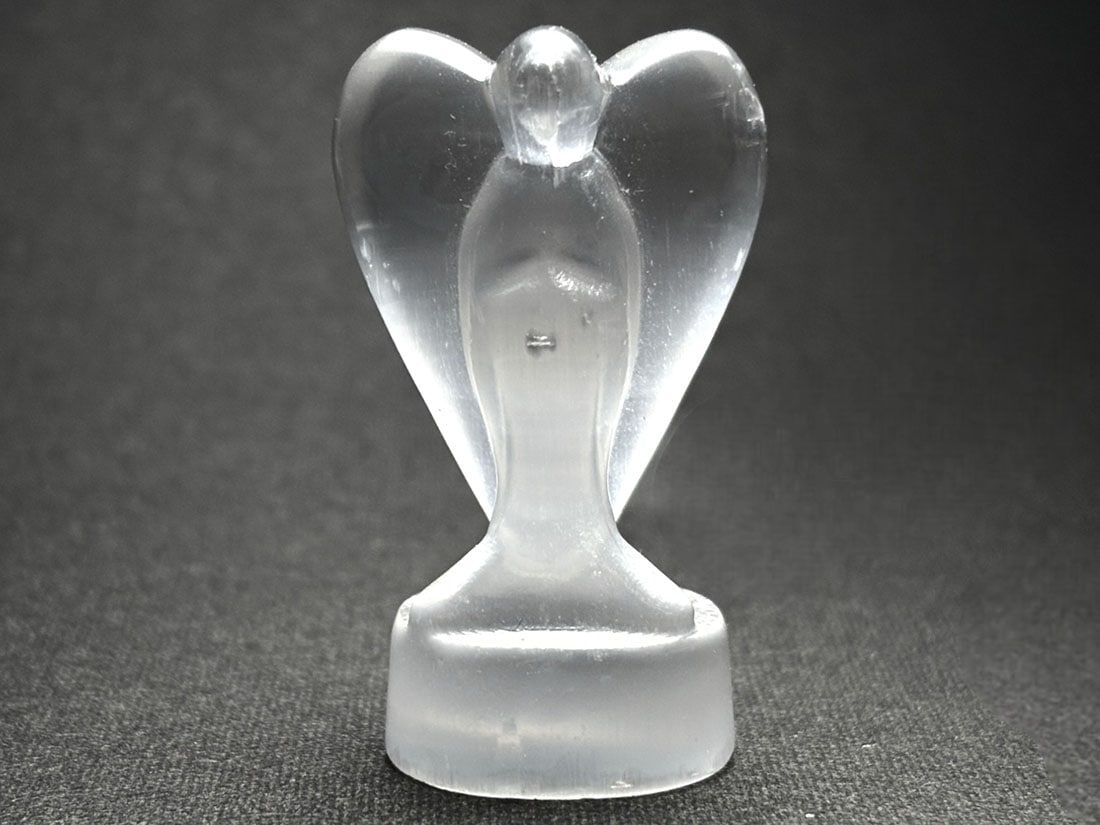 天然石 ( セレナイト ) エンジェル彫刻 / Angel