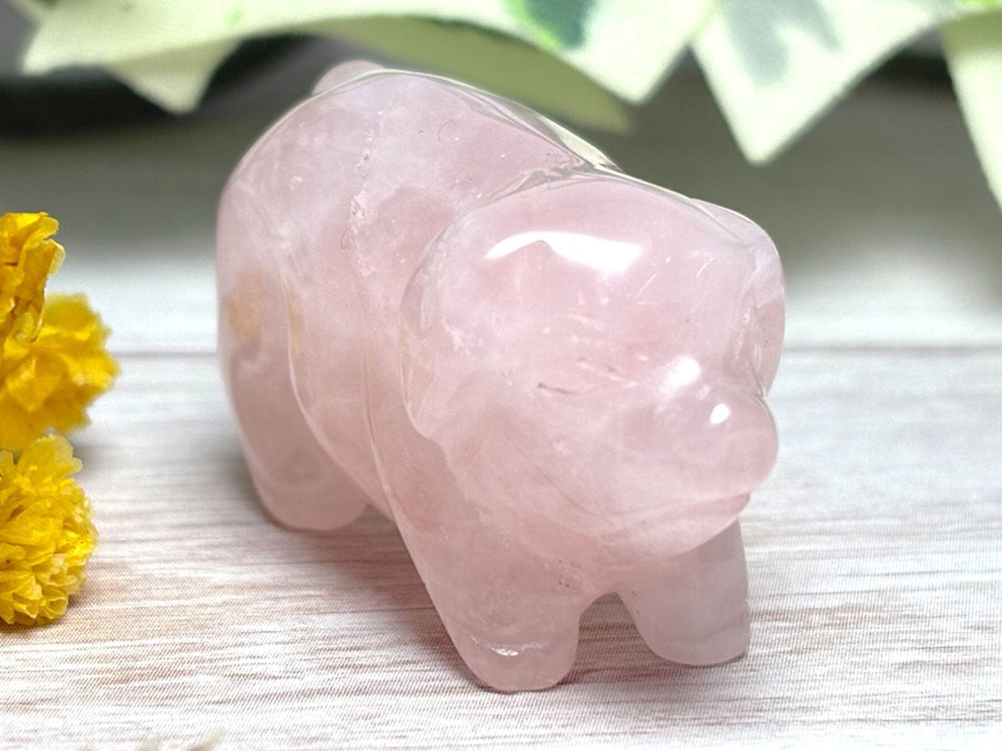ローズクォーツ ぶた彫刻 / Rose Quartz