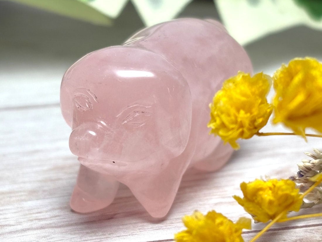 ローズクォーツ ぶた彫刻 / Rose Quartz