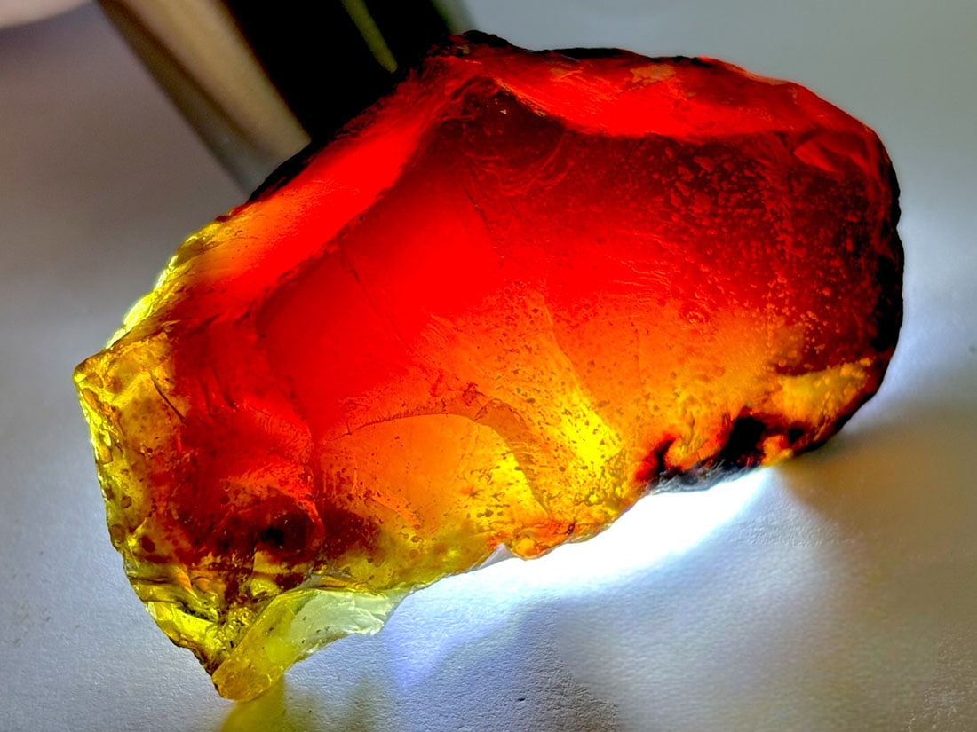 インドネシア・スマトラ産  ブルーアンバー ( 青琥珀 ) / BlueAmber