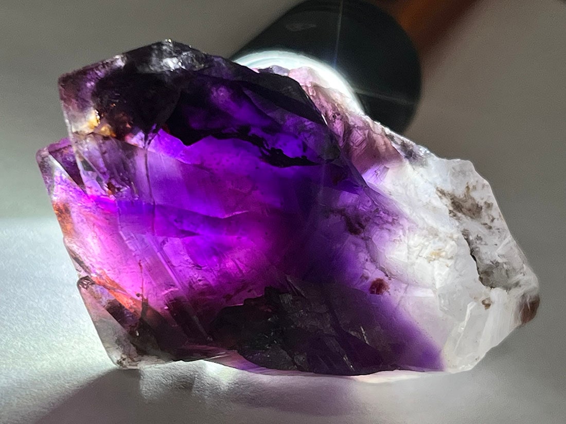 ブラジル・パラー州産  ダークカラーアメジスト ポイント  ( 紫水晶 )/ Amethyst