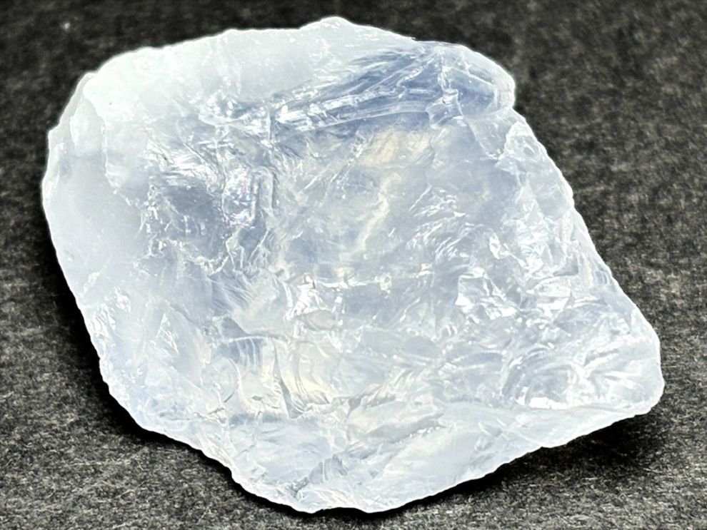 ブラジル産  ナチュラルブルームーンクォーツラフ  / Natural Brazilian Blue Moon Quartz