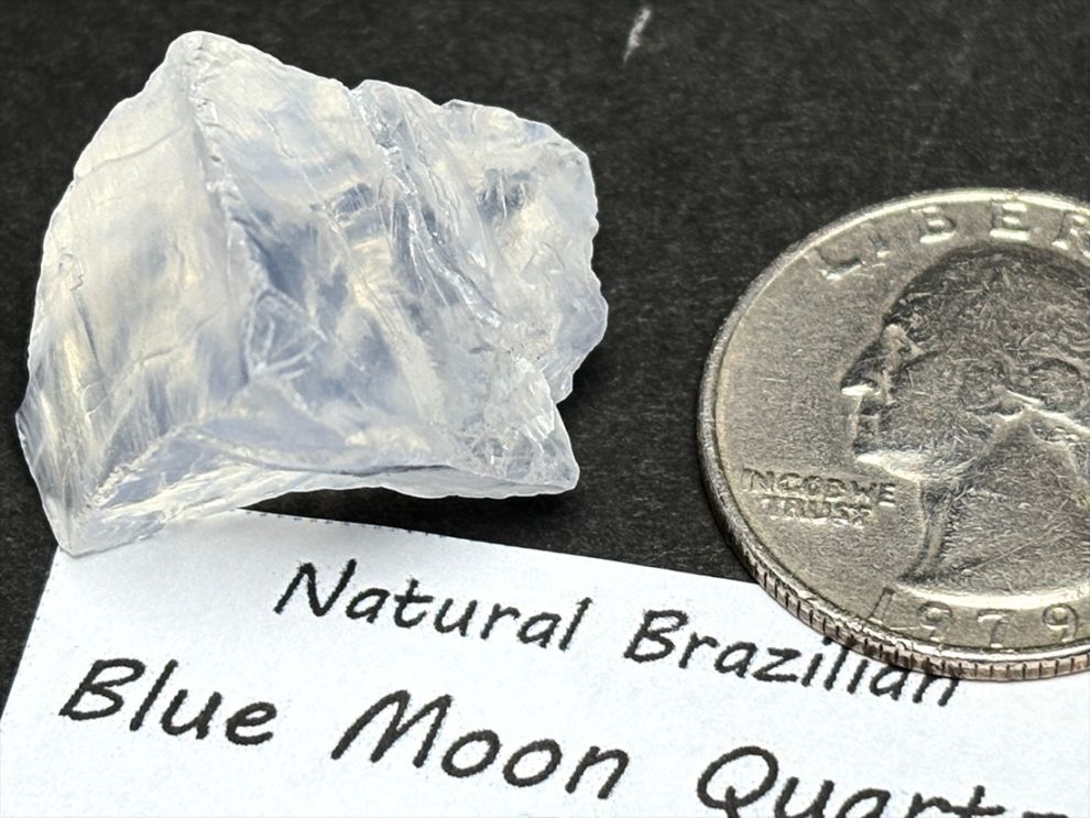 ブラジル産  ナチュラルブルームーンクォーツラフ  / Natural Brazilian Blue Moon Quartz