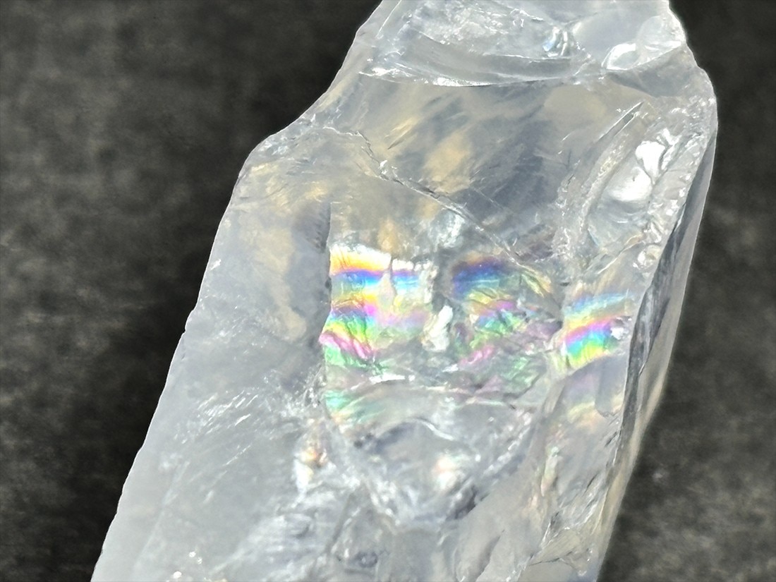 ブラジル産  ナチュラルブルームーンクォーツラフ  / Natural Brazilian Blue Moon Quartz