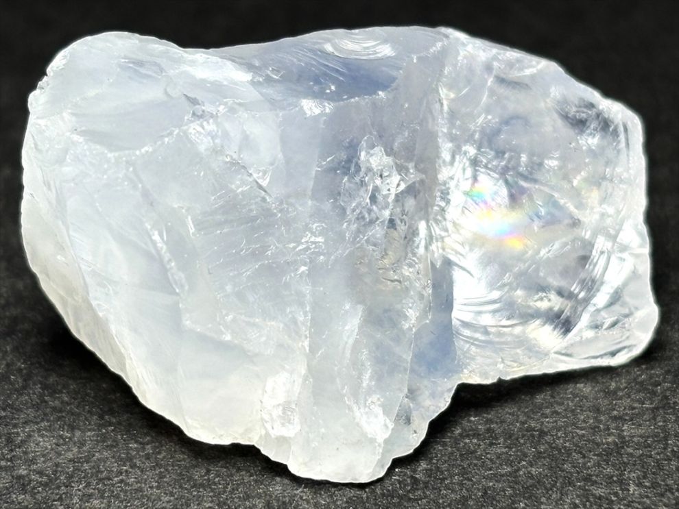 ブラジル産  ナチュラルブルームーンクォーツラフ  / Natural Brazilian Blue Moon Quartz