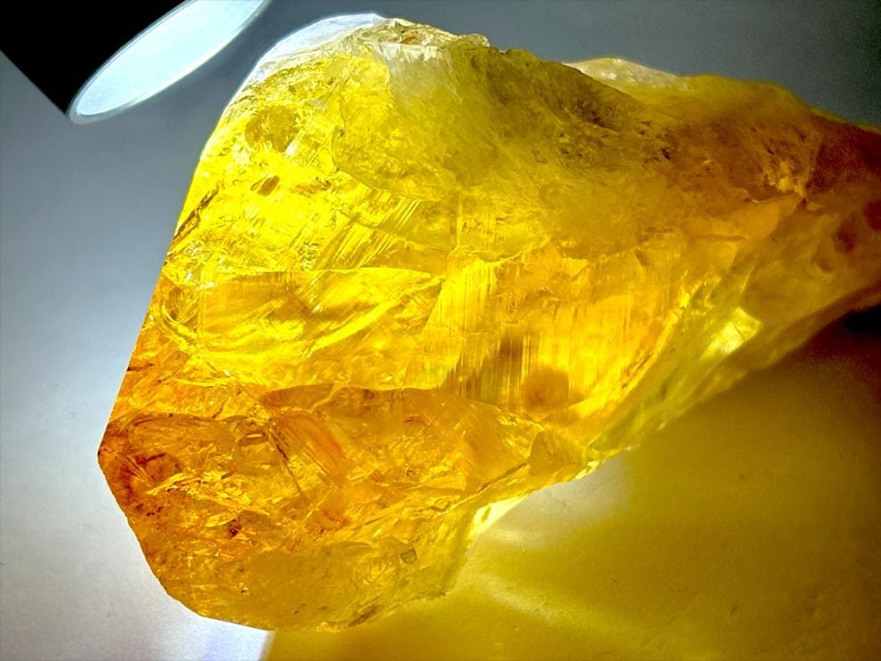 シトリン　原石 シトリン 原石 9.7g｜天然石 原石 通販のキラリ石