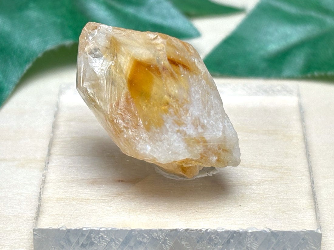 ブラジル産 ファントム シトリン / citrin ( 黄水晶 )【ミニチュア鉱物】