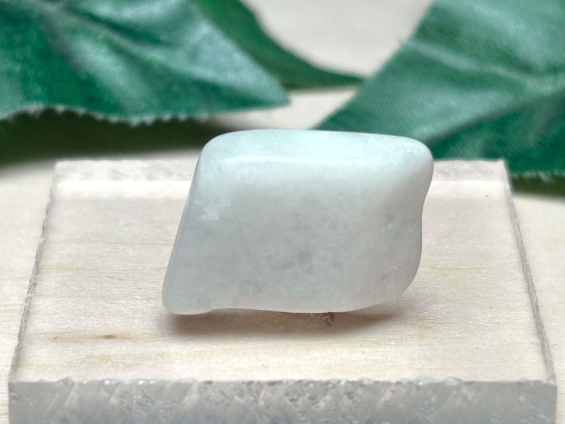 糸魚川産 ジェダイト / jadeite ( 翡翠 )【ミニチュア鉱物】