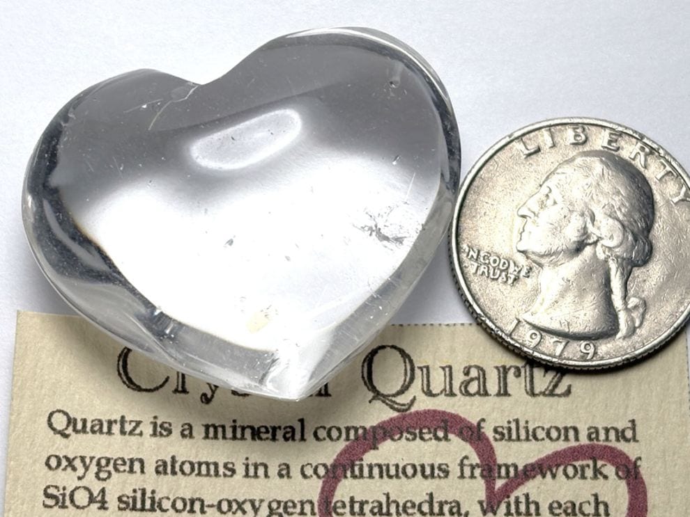 水晶 ハート型彫刻  /Heart Shaped Crystal Quartz
