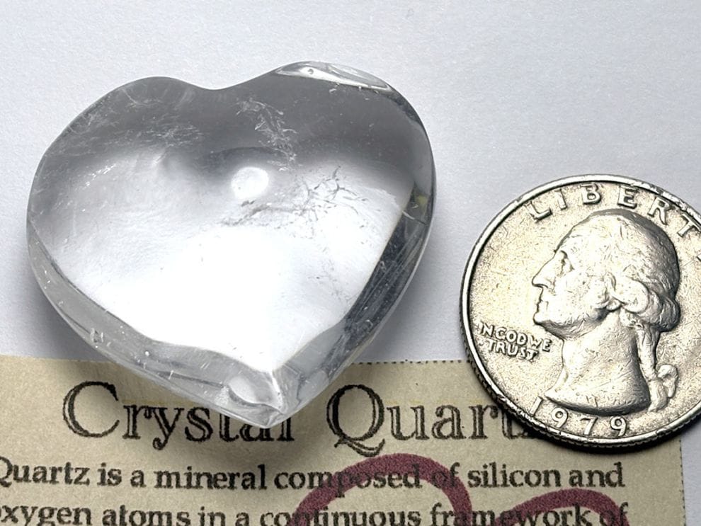 水晶 ハート型彫刻  /Heart Shaped Crystal Quartz