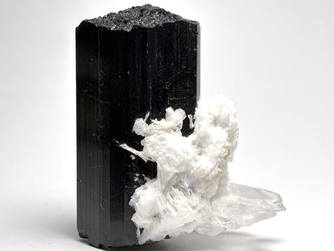 パキスタン産 ショールトルマリン  (鉄電気石) / Schorl  Tourmaline