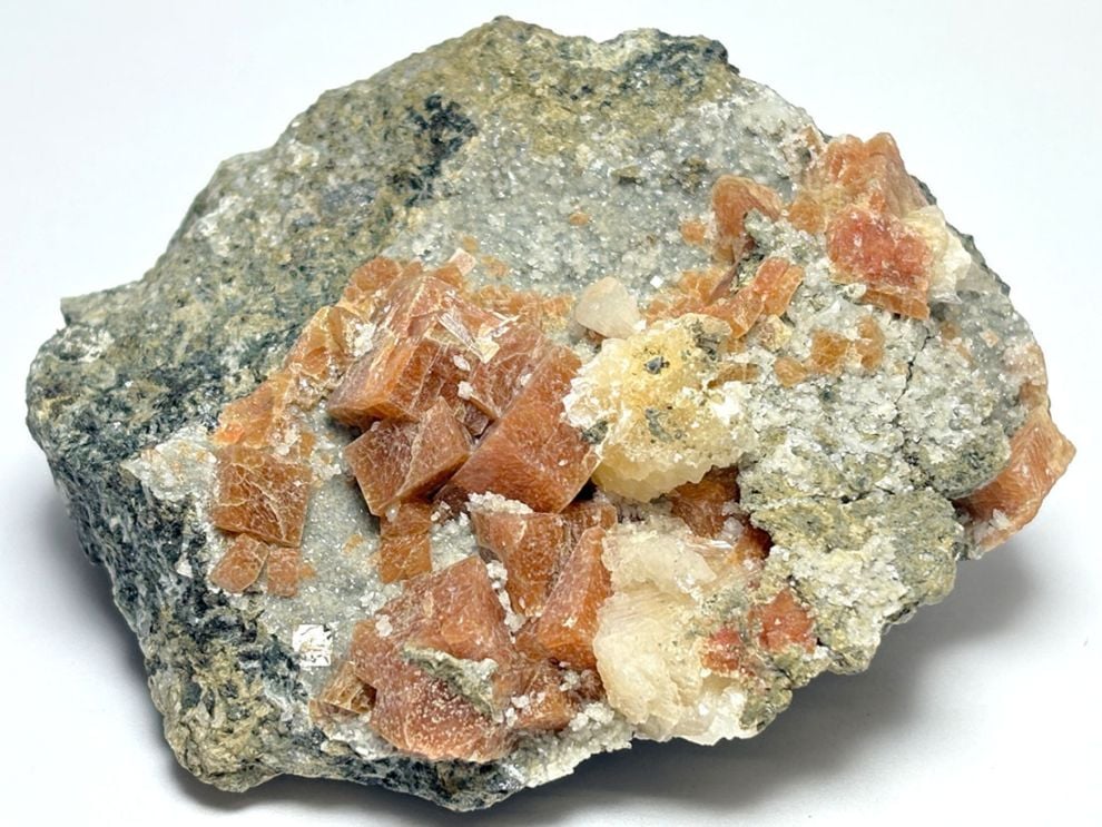 モロッコ産 チャバザイト ( 菱沸石 )  / Chabazite