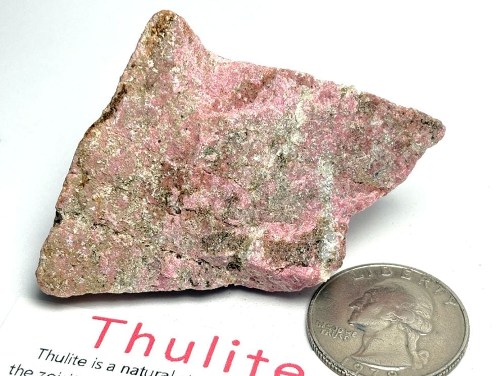 ノルウェー産 チューライト  ( 桃簾石 ) / Thulite