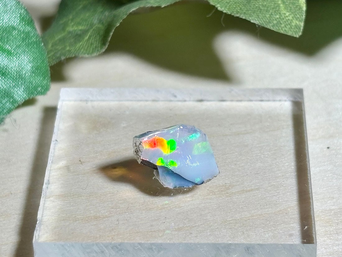 エチオピア産 オパール / opal ( 蛋白石 )【ミニチュア鉱物】