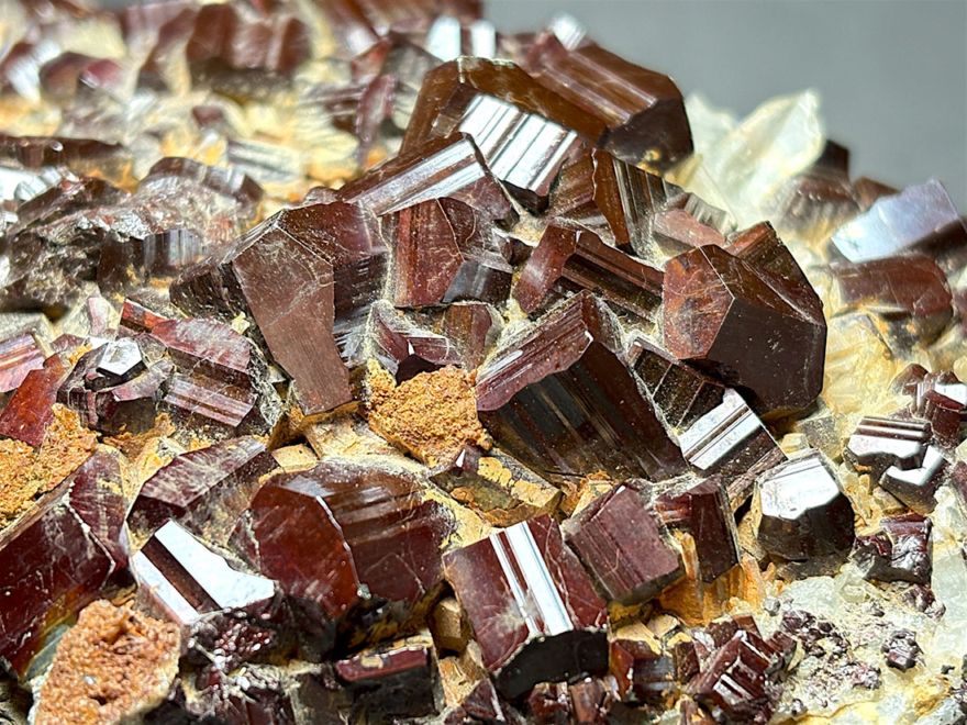 インドネシア産 パイライト with 水晶 クラスター / Pyrite with Quartz