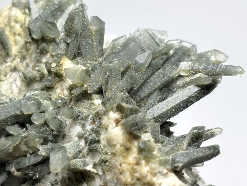 ネパール・ガネッシュヒマール産  ヒマラヤ水晶 クラスター  / Ganesh Himal Quartz