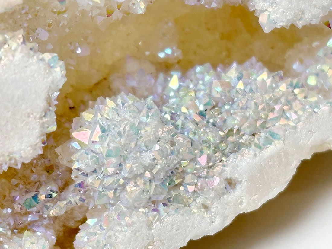 モロッコ産 オーラクォーツ ジオード / Aura Quartz Geode