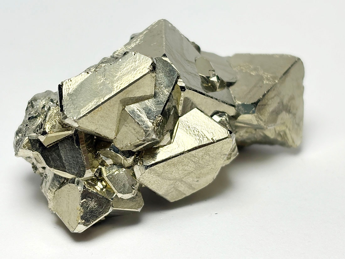 (レア形状) ペルー産 八面体パイライト  / Octahedral Pyrite