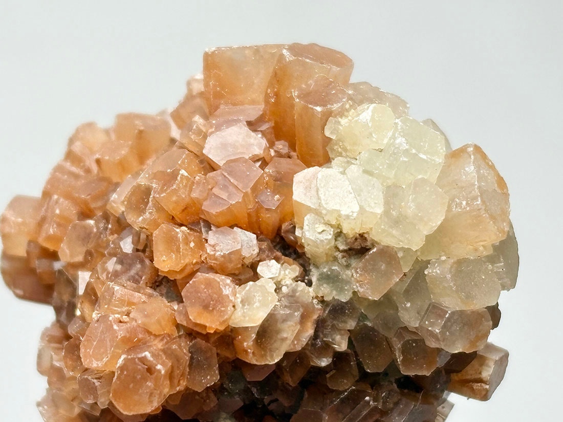 モロッコ産アラゴナイト/Aragonite (霰石)