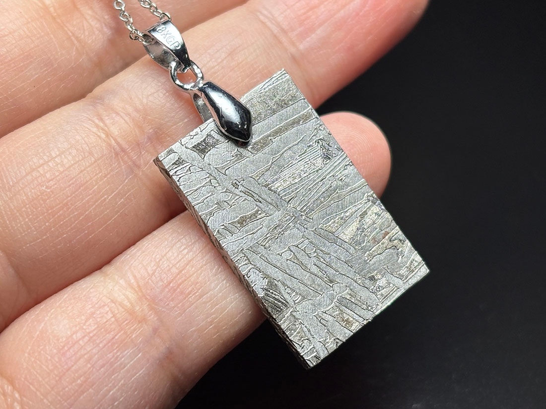 新疆ウイグル自治区産 アルタイ隕石(10.4g) ペンダントトップ / Altai Meteorite