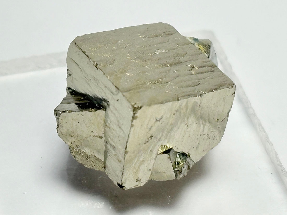 新潟県飯豊鉱山産 パイライト  ( 黄鉄鉱 ) /Pyrite