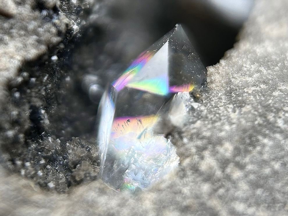 ニューヨーク州産 ハーキマーダイヤモンド 母岩付き / Herkimer Diamond