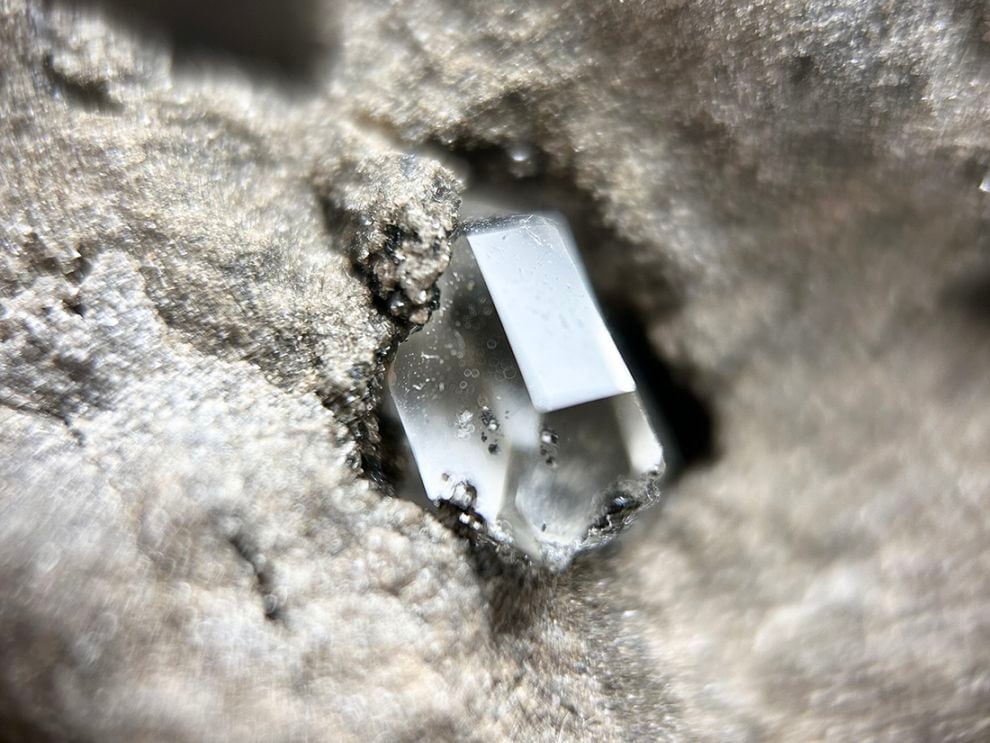 ニューヨーク州産 ハーキマーダイヤモンド 母岩付き / Herkimer Diamond