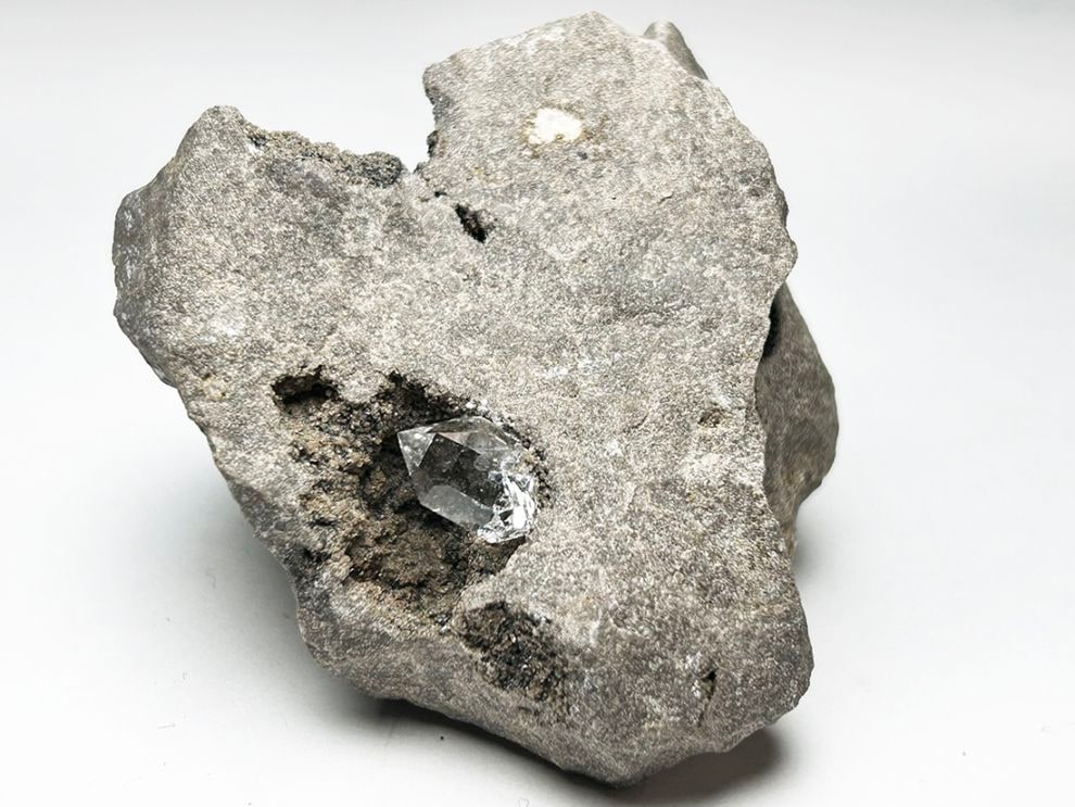 ニューヨーク州産 ハーキマーダイヤモンド 母岩付き / Herkimer Diamond