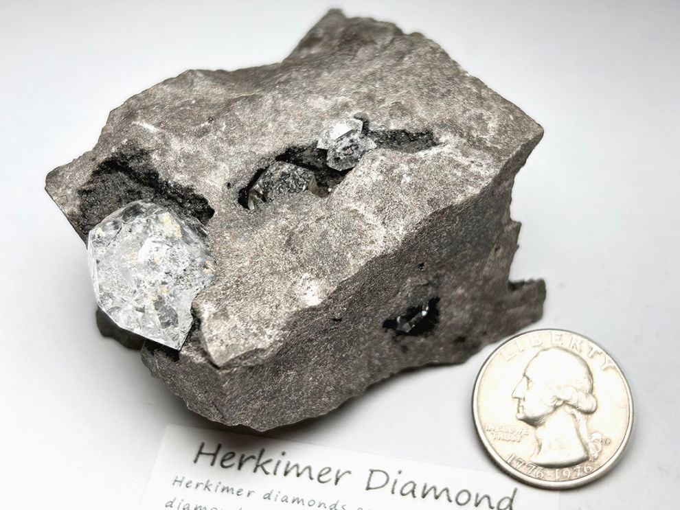 ニューヨーク州産 ハーキマーダイヤモンド 母岩付き / Herkimer Diamond